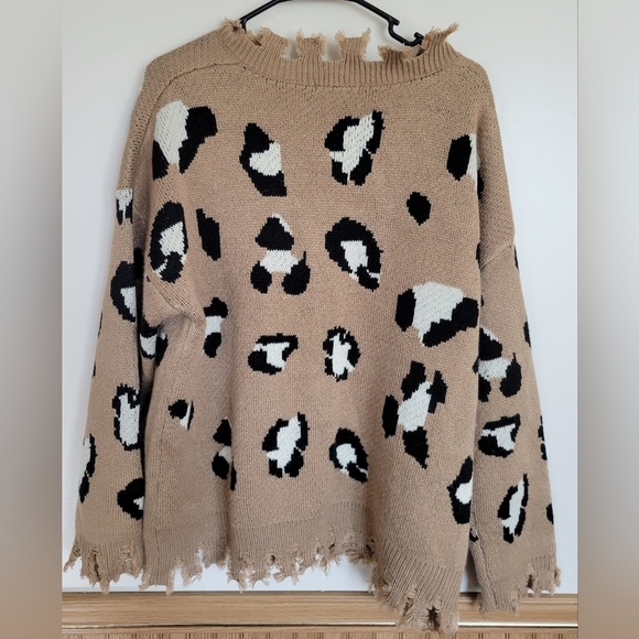 Entro Womens Ripped Leopard Print V Neck Casual Knit Sweater Size Medium - Picture 3 of 4